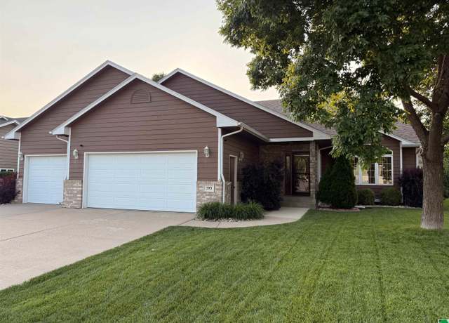 Property at 593 Fox Cir, Dakota Dunes, SD 57049, 4 beds, 3 baths