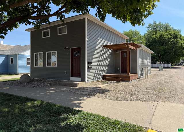 Property at 317 Central Ave Ave NE, Orange City, IA 51041, 3 beds, 2 baths