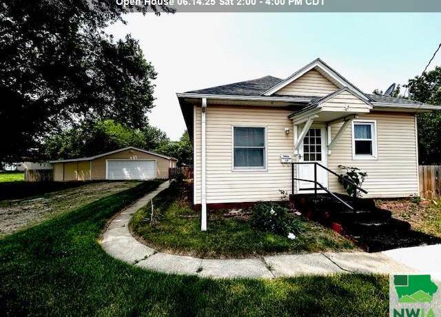 Property at 2505 Silver St, Sioux City, IA 51103, 2 beds, 1 bath