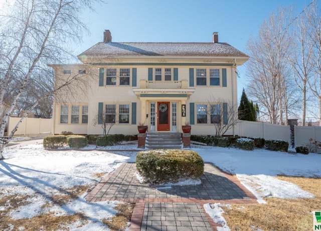 Property at 36 9th St St SW, Lemars, IA 51031, 5 beds, 4.5 baths