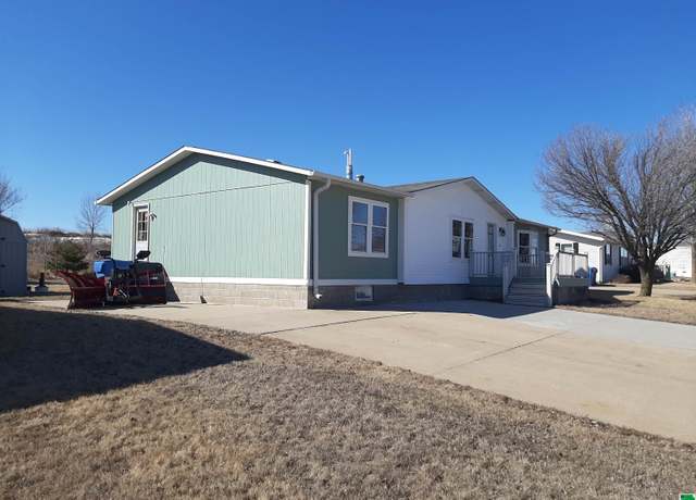 Property at 235 16th Ave. Ave NW, Lemars, IA 51031, 3 beds, 2 baths