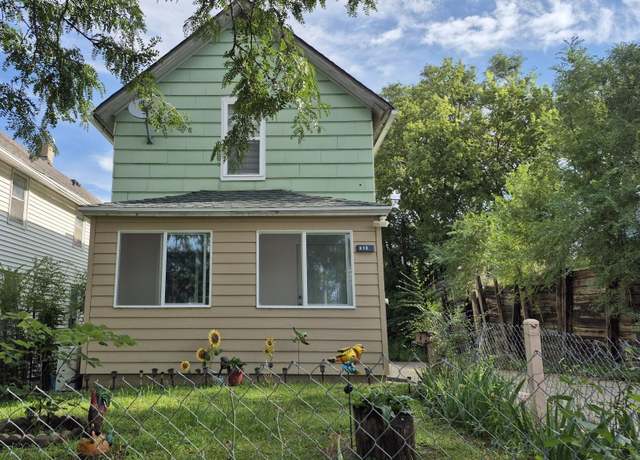 Property at 313 W 1st St, Sioux City, IA 51103, 3 beds, 1 bath