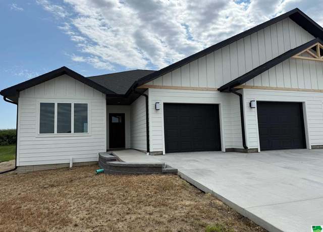 Property at 1104 14th St SE, Orange City, IA 51041, 2 beds, 2 baths