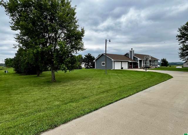 Property at 33044 484 Ave, Jefferson, SD 57038, 3 beds, 3 baths