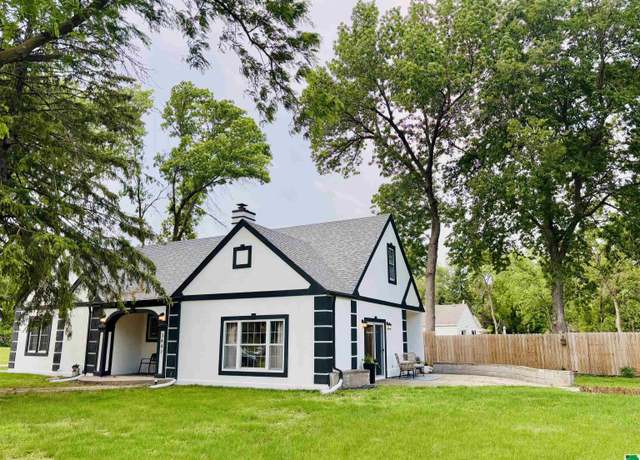 Property at 3447 Concordia Dr, Sioux City, IA 51104, 3 beds, 1 bath