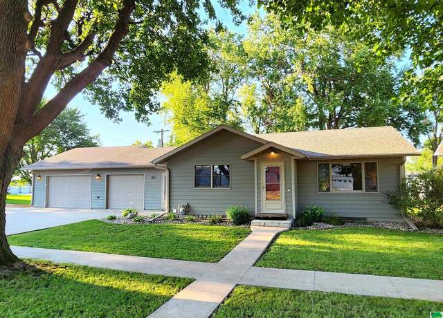 Property at 707 Pleasant St, Boyden, IA 51239, 2 beds, 1 bath