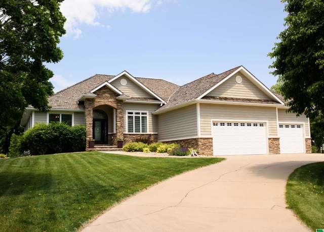Property at 517 Monterey Trl, North Sioux City, SD 57049, 5 beds, 3 baths
