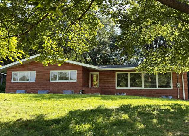 Property at 4600 Perry Way, Sioux City, IA 51104, 3 beds, 2.5 baths