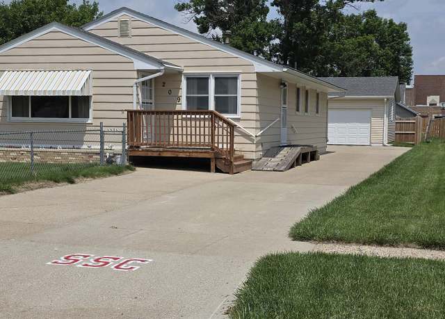 Property at 209 E 23rd St, South Sioux City, NE 68776, 3 beds, 2 baths