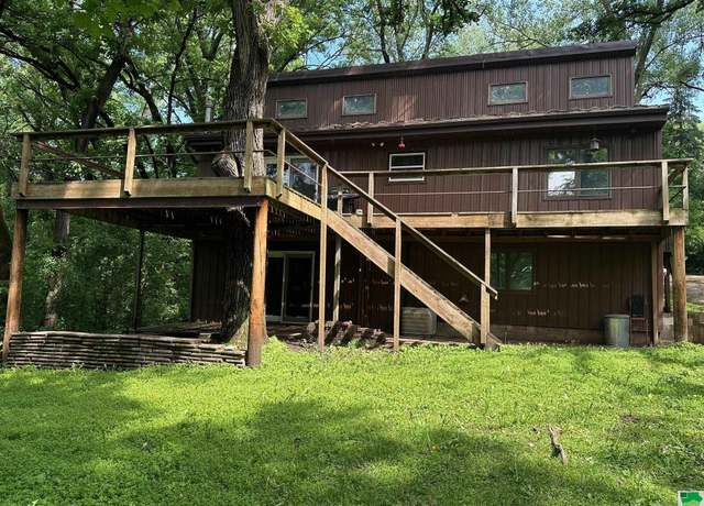 Property at 1211 W Main St, Cherokee, IA 51012, 2 beds, 3 baths