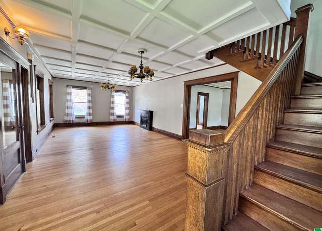 Property at 900 11th St, Onawa, IA 51040, 5 beds, 2 baths