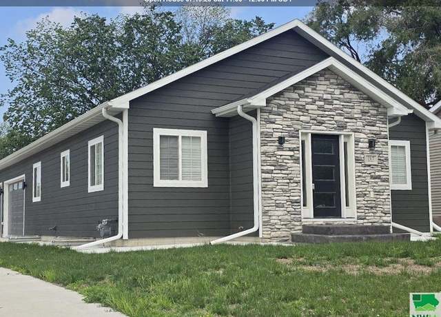 Property at 717 5th Ave, South Sioux City, NE 68776, 4 beds, 2 baths