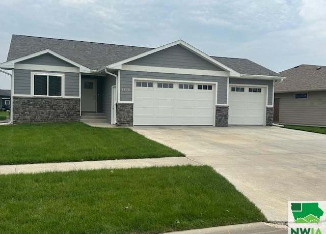 Property at 1408 Cornell St, Vermillion, SD 57069, 4 beds, 3 baths