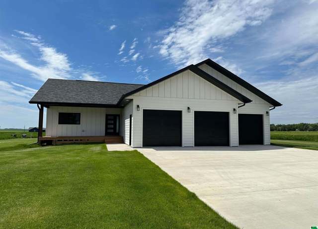 Property at 503 Shay Ave, Sanborn, IA 51248, 3 beds, 2 baths