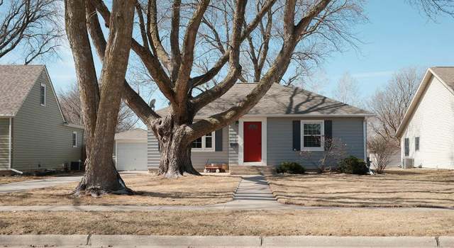 Photo of 110 Florida Ave SW, Orange City, IA 51041