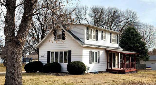Photo of 1412 Brown St, Hull, IA 51239