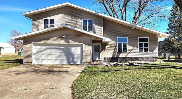 Photo of 207 Willow Ct, Elk Point, SD 57025