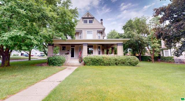 Photo of 736 W Cedar St, Cherokee, IA 51012