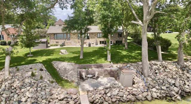 Photo of 1612 Shoreway Rd, Storm Lake, IA 50588