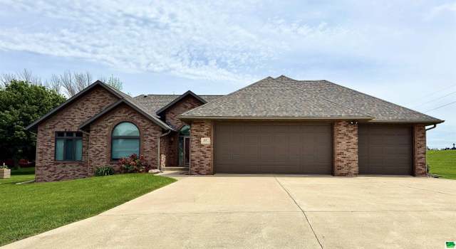 Photo of 617 Country Club St, Remsen, IA 51050