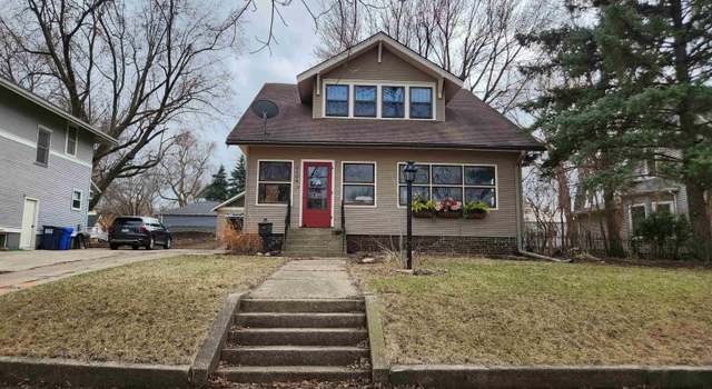 Photo of 1104 8th St, Sheldon, IA 51201