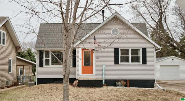 Photo of 1422 Division St, Hull, IA 51239