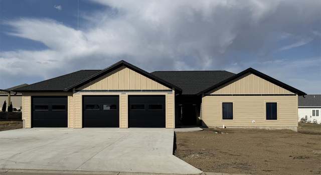 Photo of 1209 9th Ave SE, Sioux Center, IA 51250