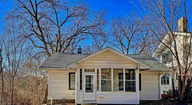 Photo of 2127 Kennedy Dr, Sioux City, IA 51104