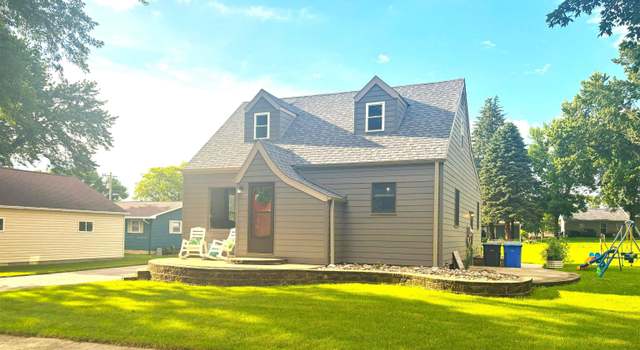 Photo of 1313 4th St, Hull, IA 51239