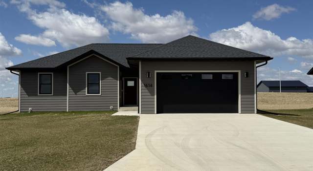 Photo of 1614 Lincoln Pl SE, Orange City, IA 51041