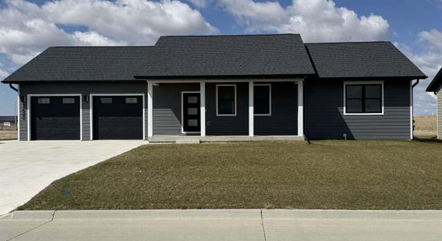 Photo of 1622 Lincoln Pl SE, Orange City, IA 51041