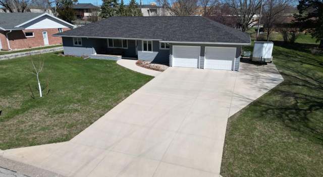 Photo of 1519 Shoreway Rd, Storm Lake, IA 50588