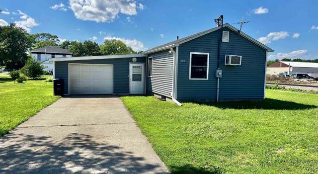 Photo of 209 N Douglas St, Elk Point, SD 57025