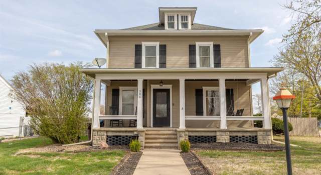 Photo of 305 W 17th St, South Sioux City, NE 68776