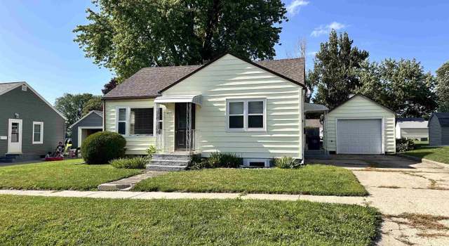 Photo of 417 4th St NW, Orange City, IA 51041