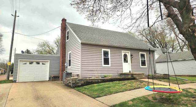 Photo of 1210 Elm St, Hull, IA 51239