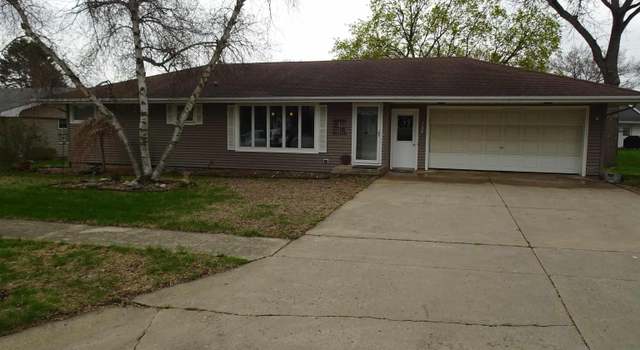 Photo of 1522 E 3rd St, Sheldon, IA 51201