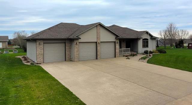 Photo of 540 14th St St SE, Sioux Center, IA 51250