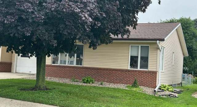 Photo of 705 8th St, Sheldon, IA 51201