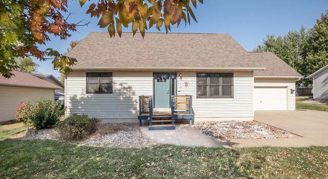 Photo of 609 9th St St SE, Orange City, IA 51041