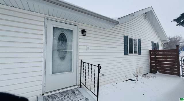 Photo of 321 Salem St, Whiting, IA 51063