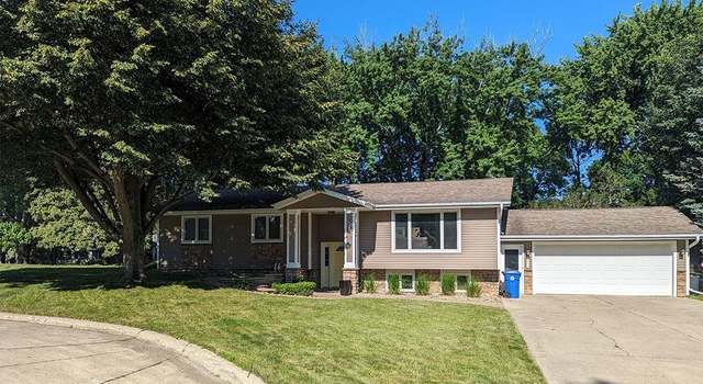 Photo of 431 12th Ave Cir NE, Sioux Center, IA 51250