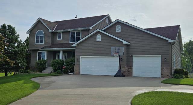 Photo of 904 Wynstone Dr, Jefferson, SD 57038