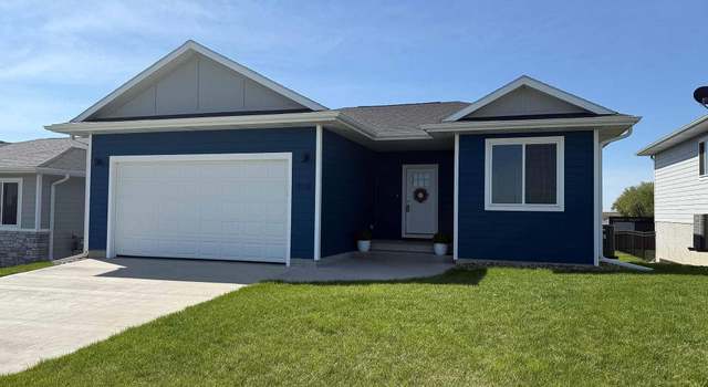 Photo of 1604 14th St SE, Orange City, IA 51041
