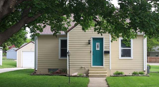 Photo of 807 S 3rd Ave, Rock Rapids, IA 51246