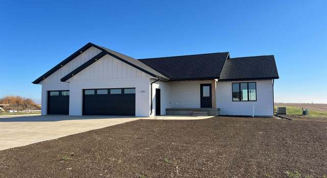Photo of 1701 Lincoln Pl SE, Orange City, IA 51041