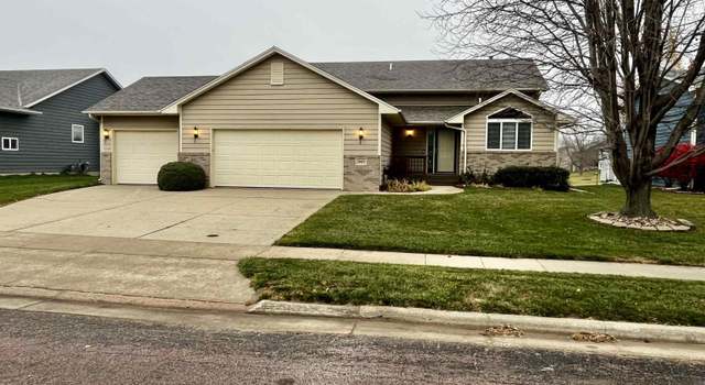 Photo of 1905 Country Club Dr, Elk Point, SD 57025