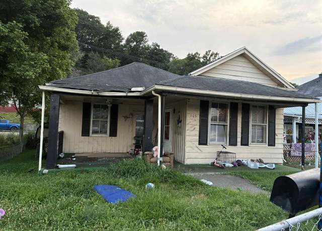 Property at 505 Railroad Street St, Russell, KY 41169, 3 beds, 1 bath