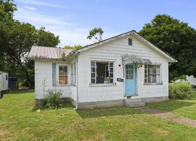 Property at 305 S Main Cross St, Louisa, KY 41230, 4 beds, 1 bath