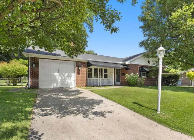 Property at 2407 Bradley Dr, Ashland, KY 41101, 3 beds, 2 baths